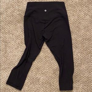 Cropped Lululemon yoga pants